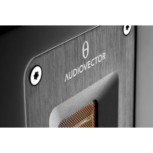 Audiovector QR7 SE orzech – zdjęcie kolumny w wykończeniu Dark Walnut