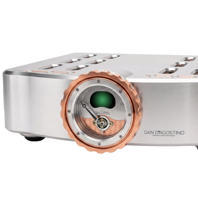 Dan D'Agostino Progression Neo Preamplifier – Dan DAgostino Progression Neo Preamplifier – kolejne ujęcie produktu