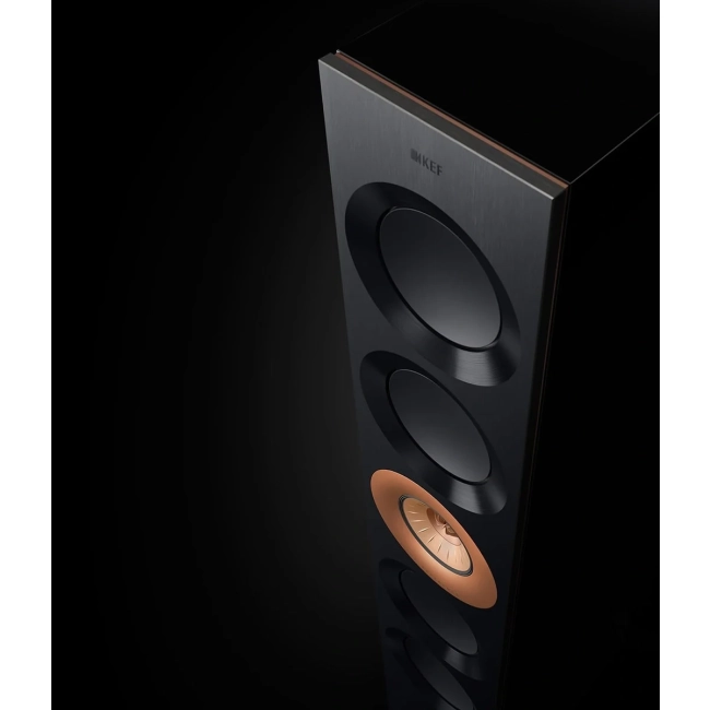 KEF Reference 5 Meta High-Gloss Black-Copper – zbliżenie na miedziany driver i front kolumny