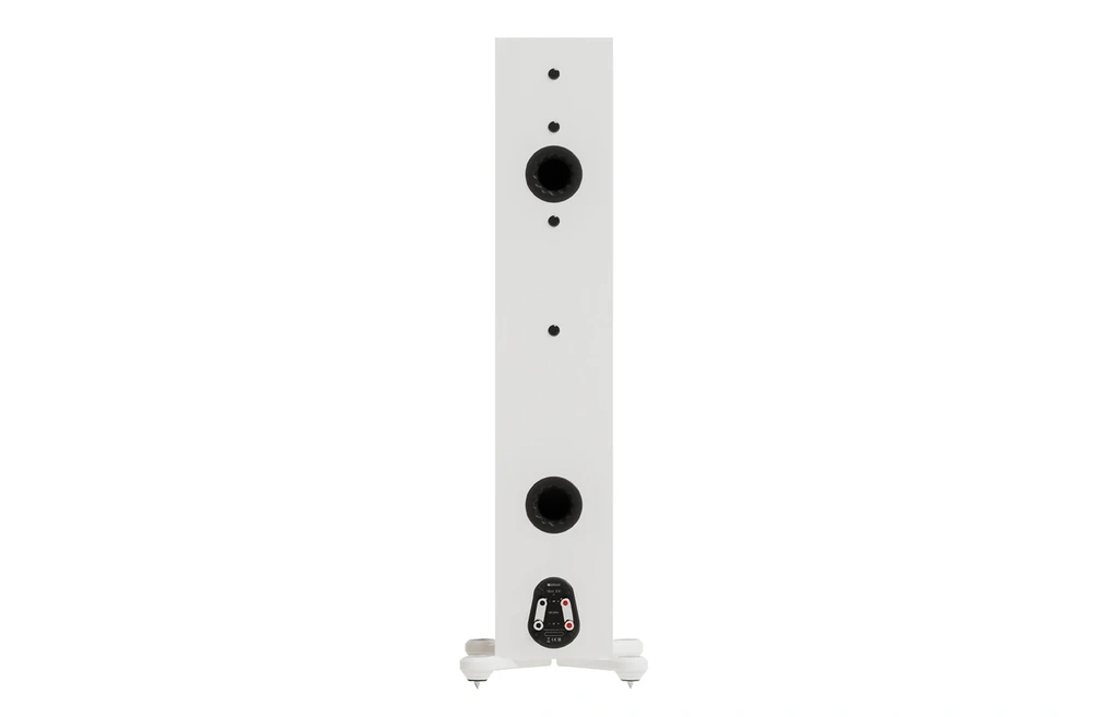 monitor Audio Silver 300 8G para kolumn frontowy widok w białej satynie z