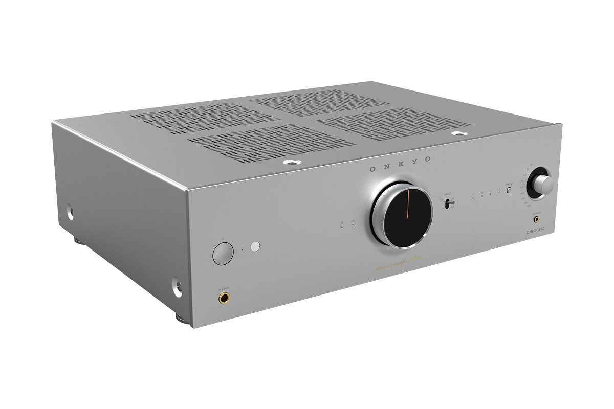 Onkyo Icon A-50 Silver wzmacniacz – ujęcie 3/4 ukazujące front i górną kratkę wentylacyjną