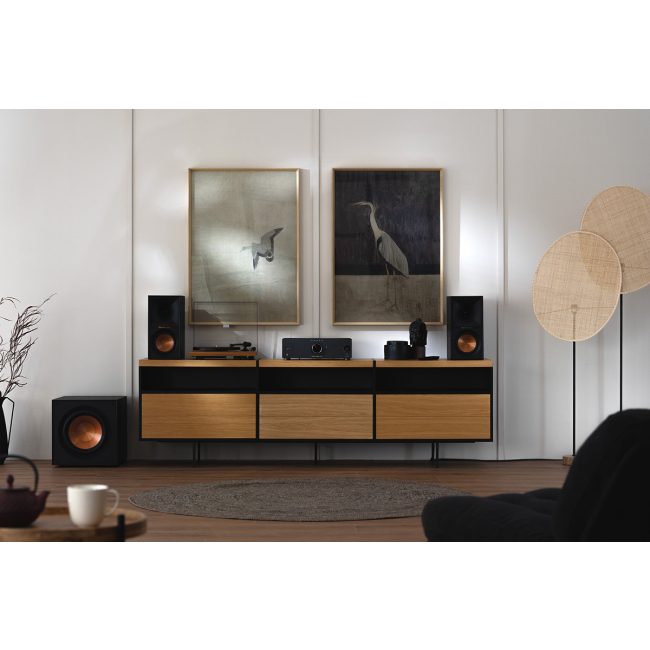 Onkyo Icon A-50 Silver wzmacniacz – inne ujęcie srebrnego urządzenia