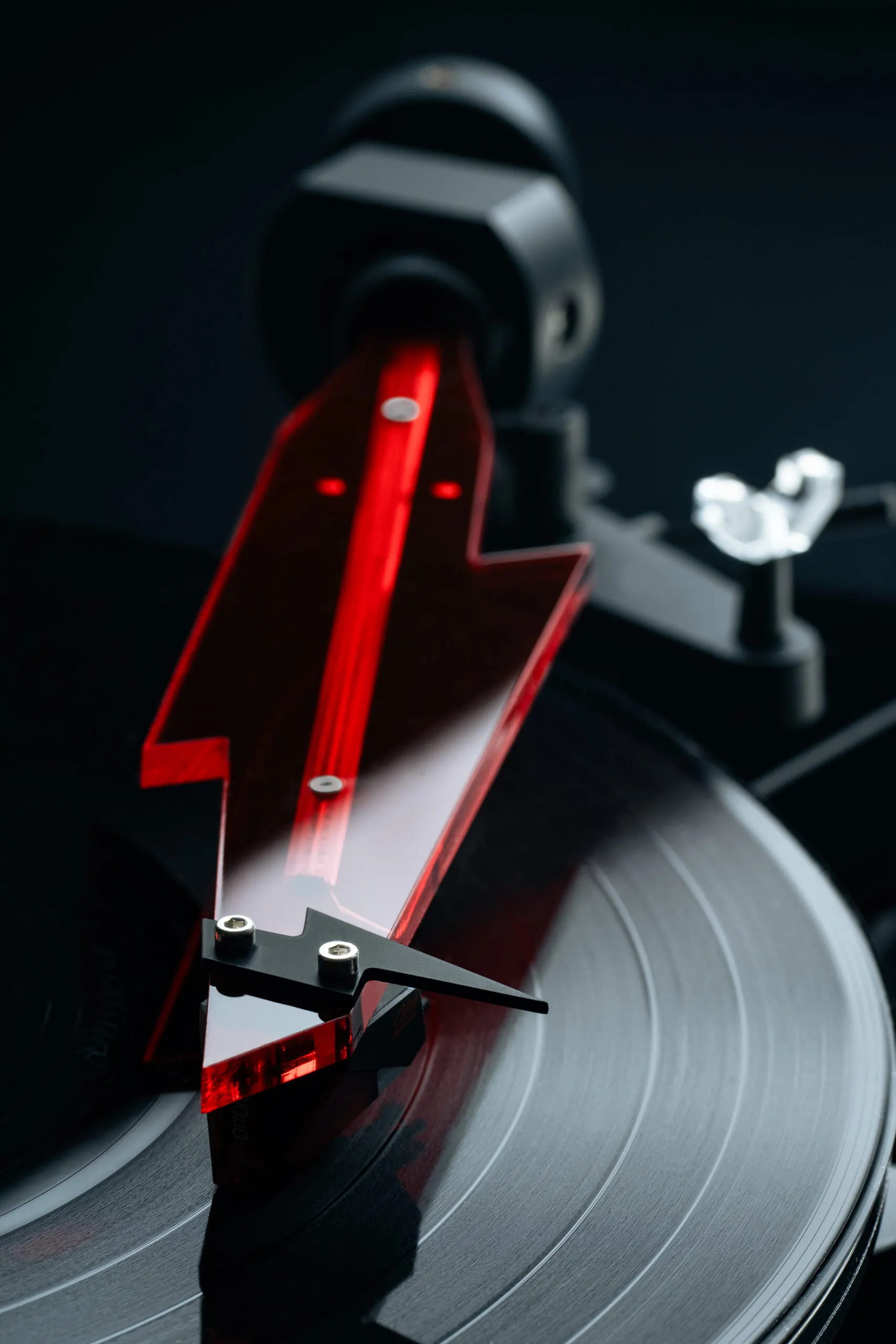 Pro-ject AC-DC gramofon lini ART z 2M-RED 3