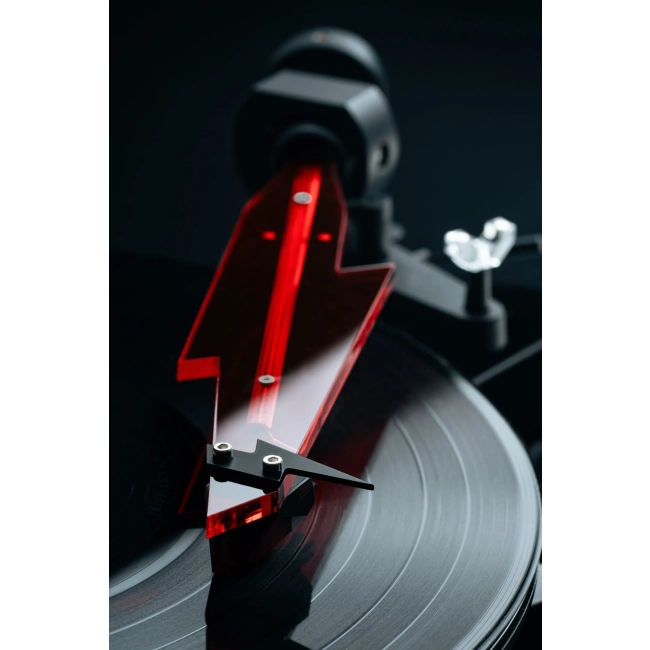 Pro-ject AC-DC gramofon lini ART z 2M-RED