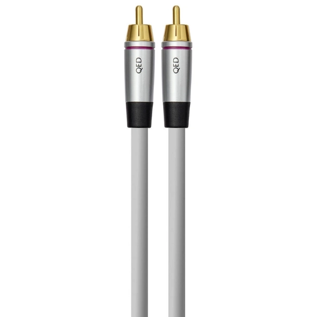 QED Performance Coaxial 0.75m – zbliżenie dwóch pozłacanych wtyków RCA