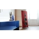 Sonus Faber Stradivari G2 Red – głośnik ustawiony w aranżacji wnętrza, widok boczny